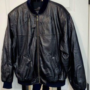 Roundtree & Yorke Genuine Leather Jacket. Size Medium. Current price OBO